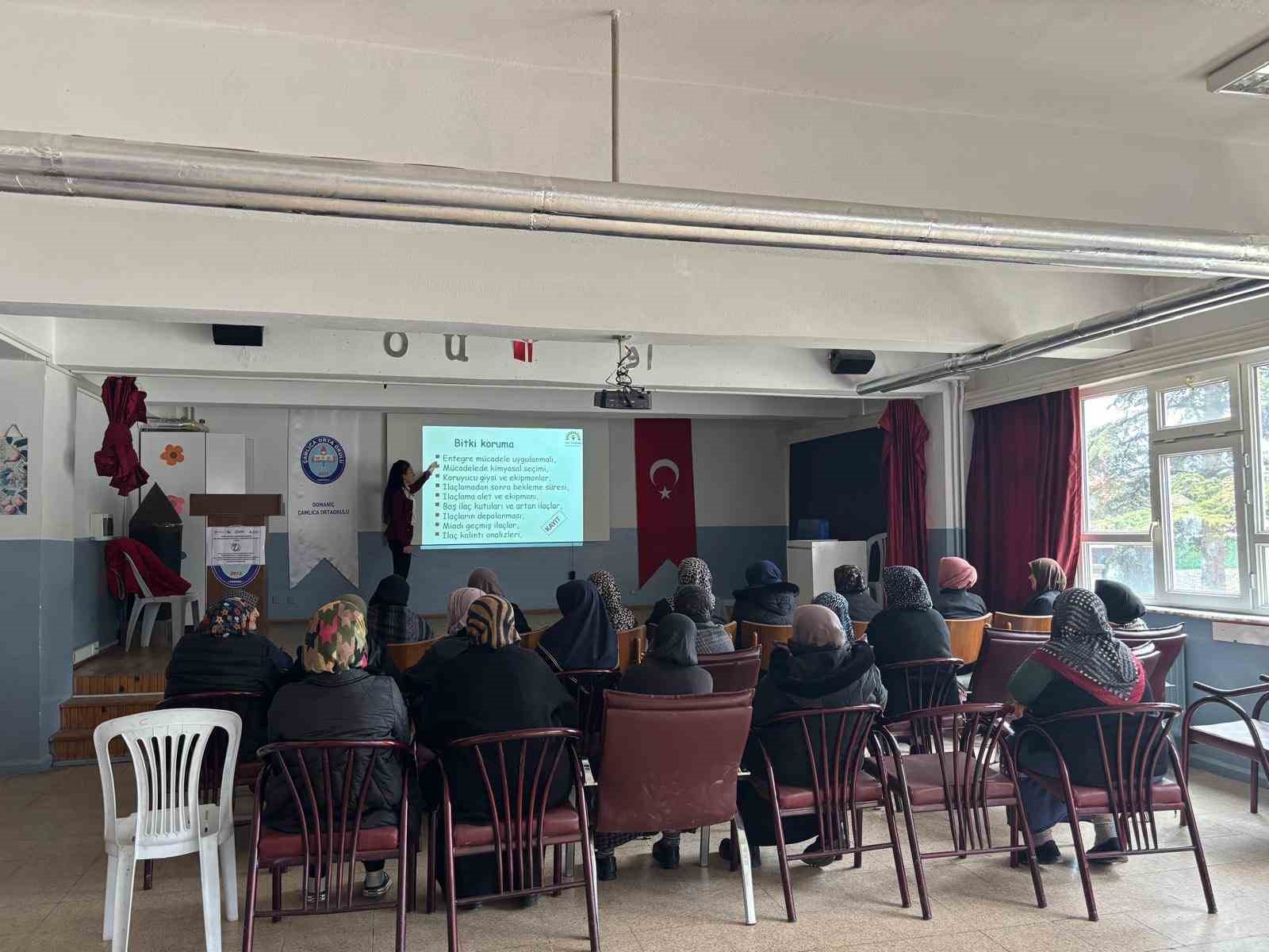 Domaniç’te kadın kooperatifi üyelerine yönelik eğitim düzenlendi
