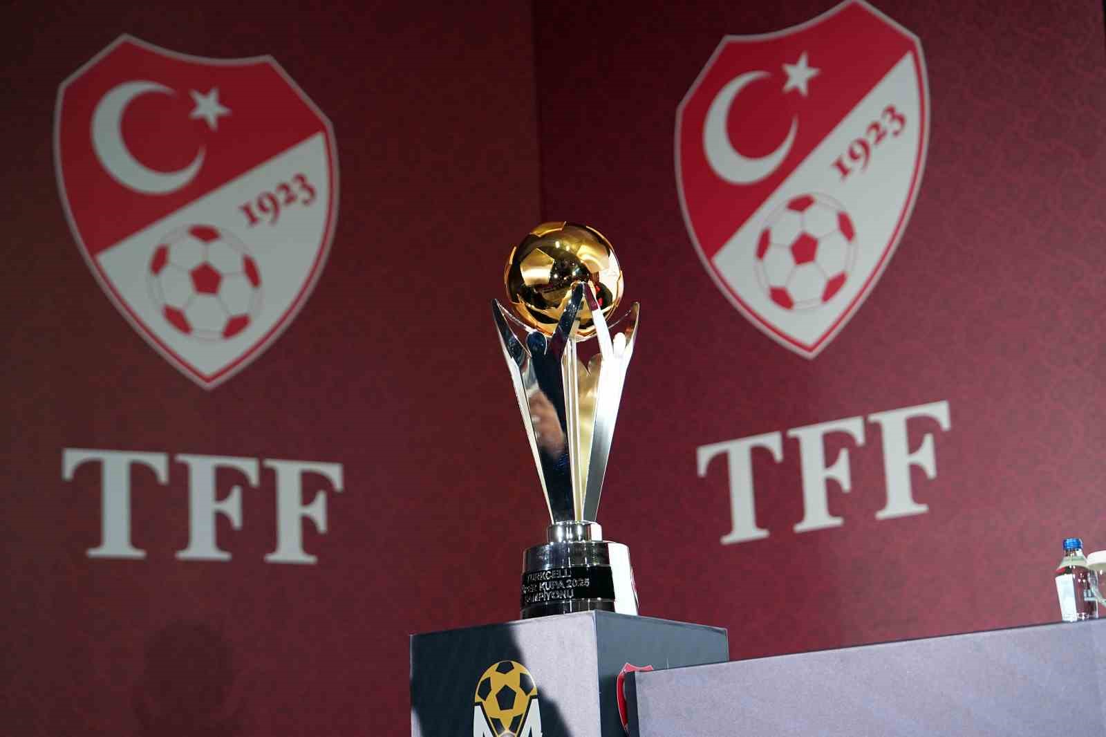 Domenico Tedesco: "Takım olarak bu maç için sabırsızlanıyoruz"
Domenico Tedesco: "Takım olarak bu maç için sabırsızlanıyoruz"