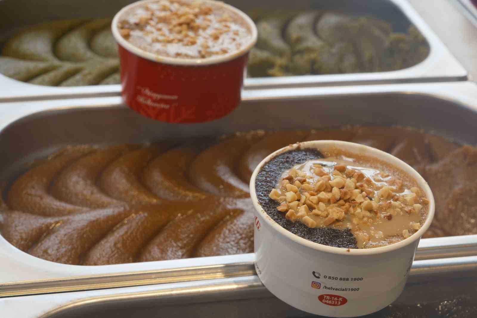 Dondurmalı irmik helvası iftarda hafif tatlı isteyenlerin tercihi olacak
