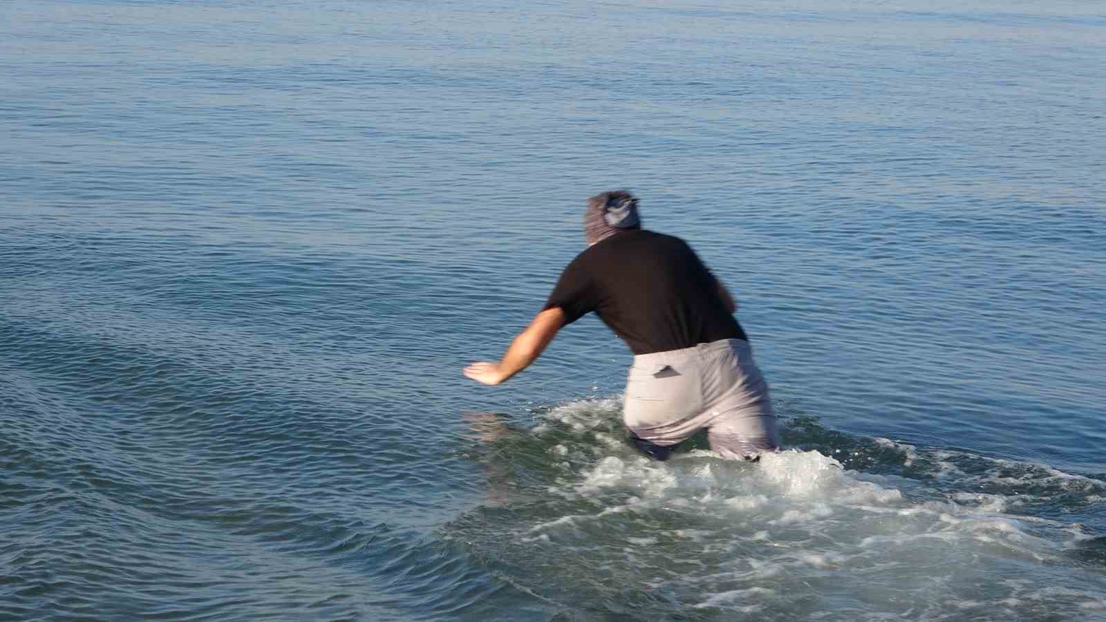 Dondurucu soğuğa meydan okudular: Van Gölü’nde eksi 9 derecede yüzme mesaisi
Dondurucu soğuğa meydan okudular: Van Gölü’nde eksi 9 derecede yüzme mesaisi