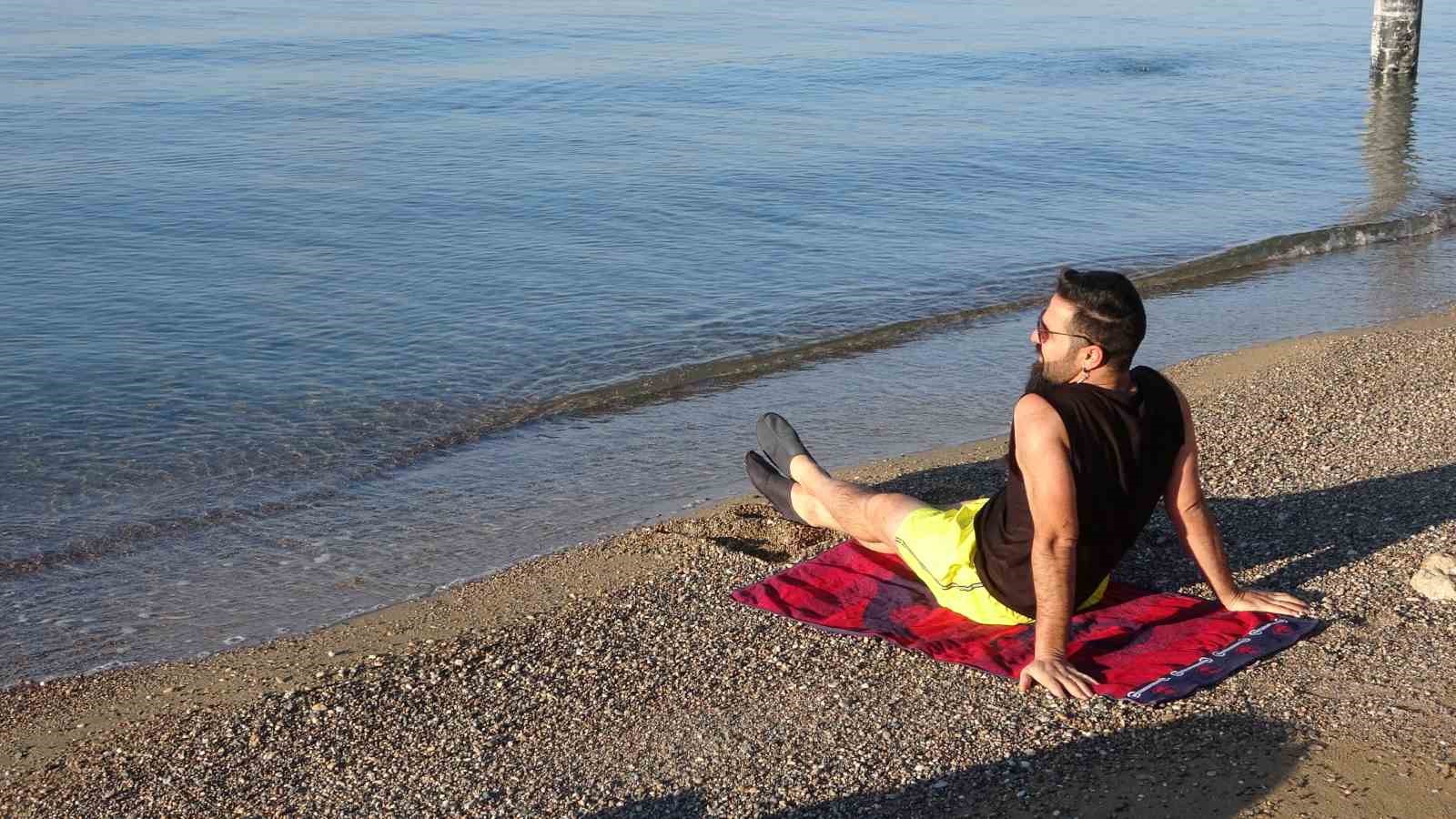 Dondurucu soğuğa meydan okudular: Van Gölü’nde eksi 9 derecede yüzme mesaisi
Dondurucu soğuğa meydan okudular: Van Gölü’nde eksi 9 derecede yüzme mesaisi