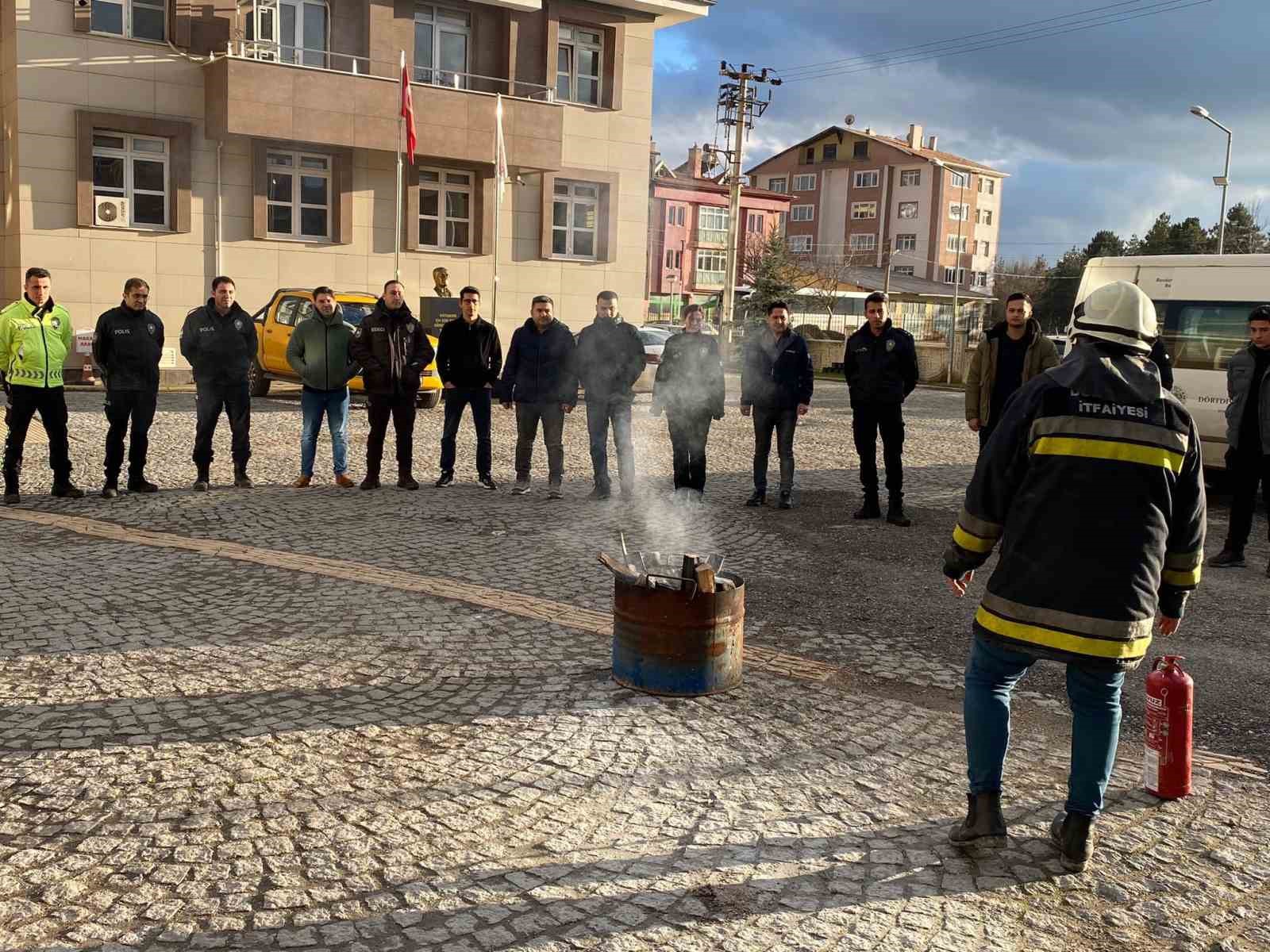 Dörtdivan ilçesinde polis ekiplerine yangın eğitimi verildi
