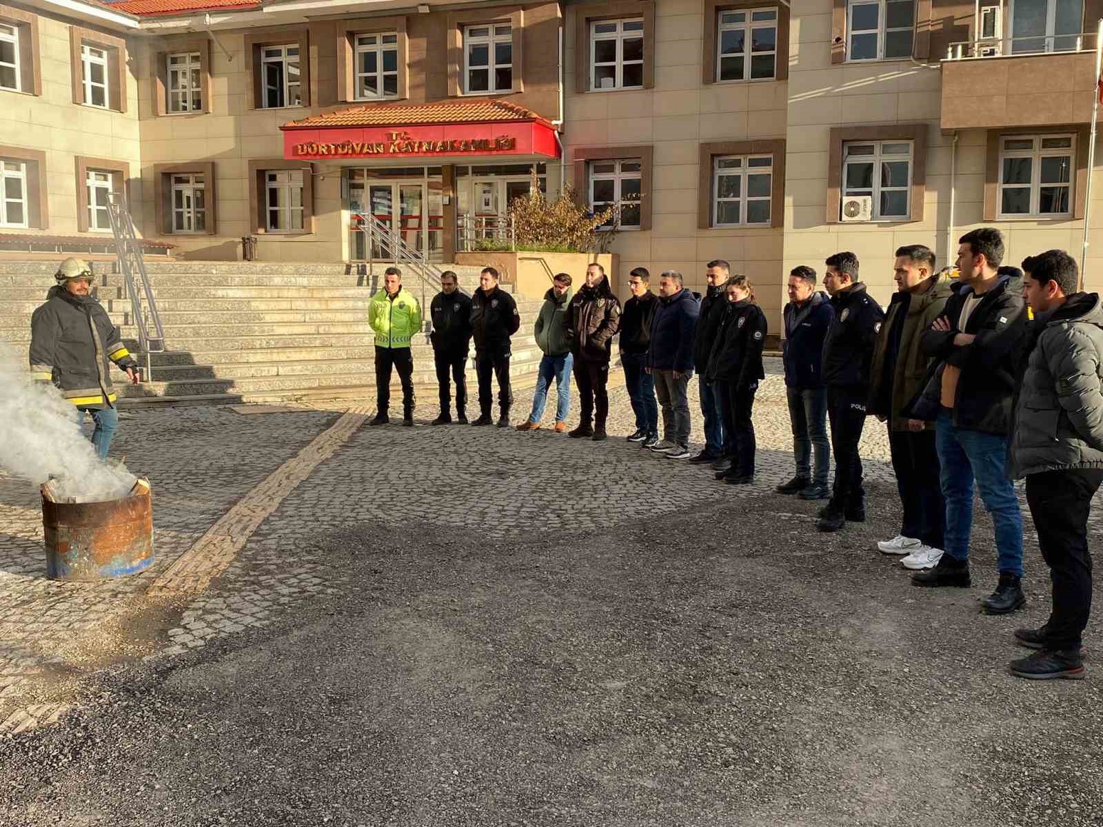 Dörtdivan ilçesinde polis ekiplerine yangın eğitimi verildi
