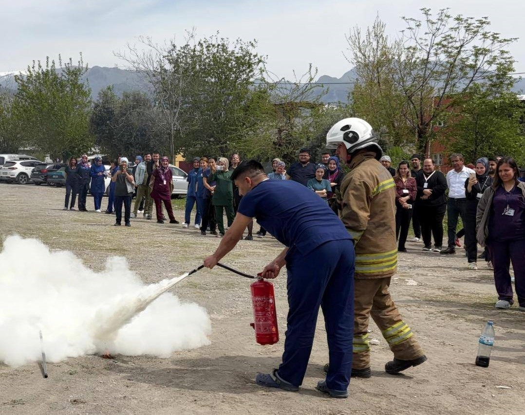 Dörtyol Devlet Hastanesi’nde yangın güvenliği eğitimi
