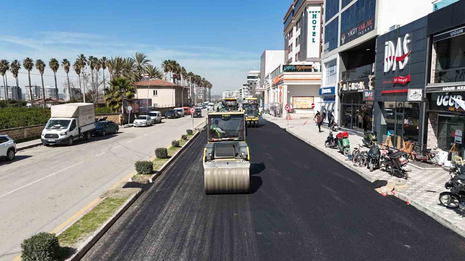 Dörtyol’da beton asfalt çalışmaları hız kazandı
