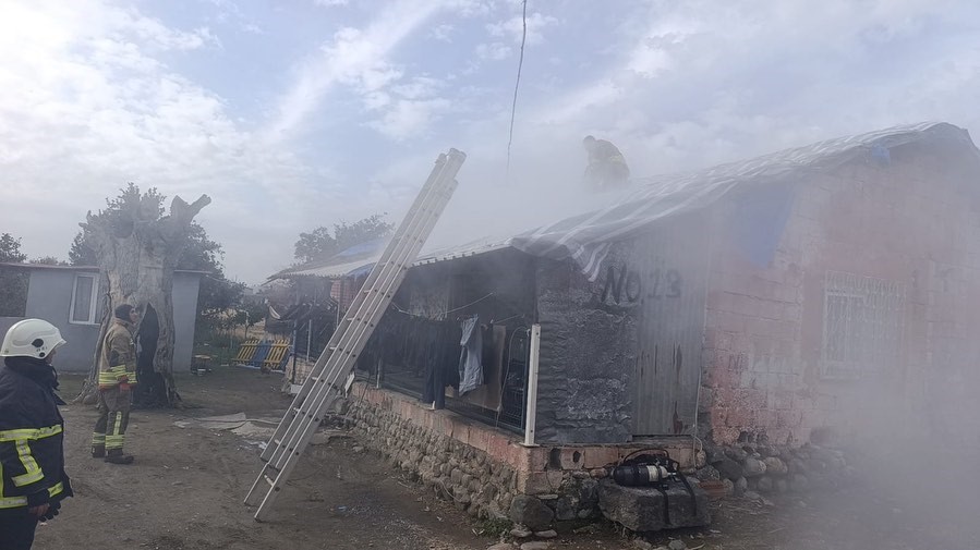 Dörtyol’da çatı yangını
