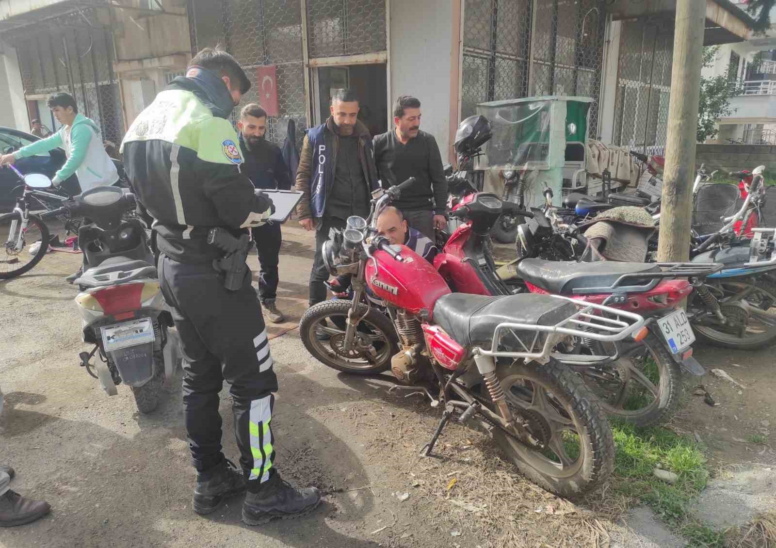 Dörtyol’da motosiklet tamircileri denetlendi
