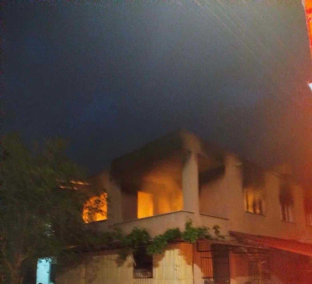 Dörtyol’da müstakil evden alevler yükseldi
