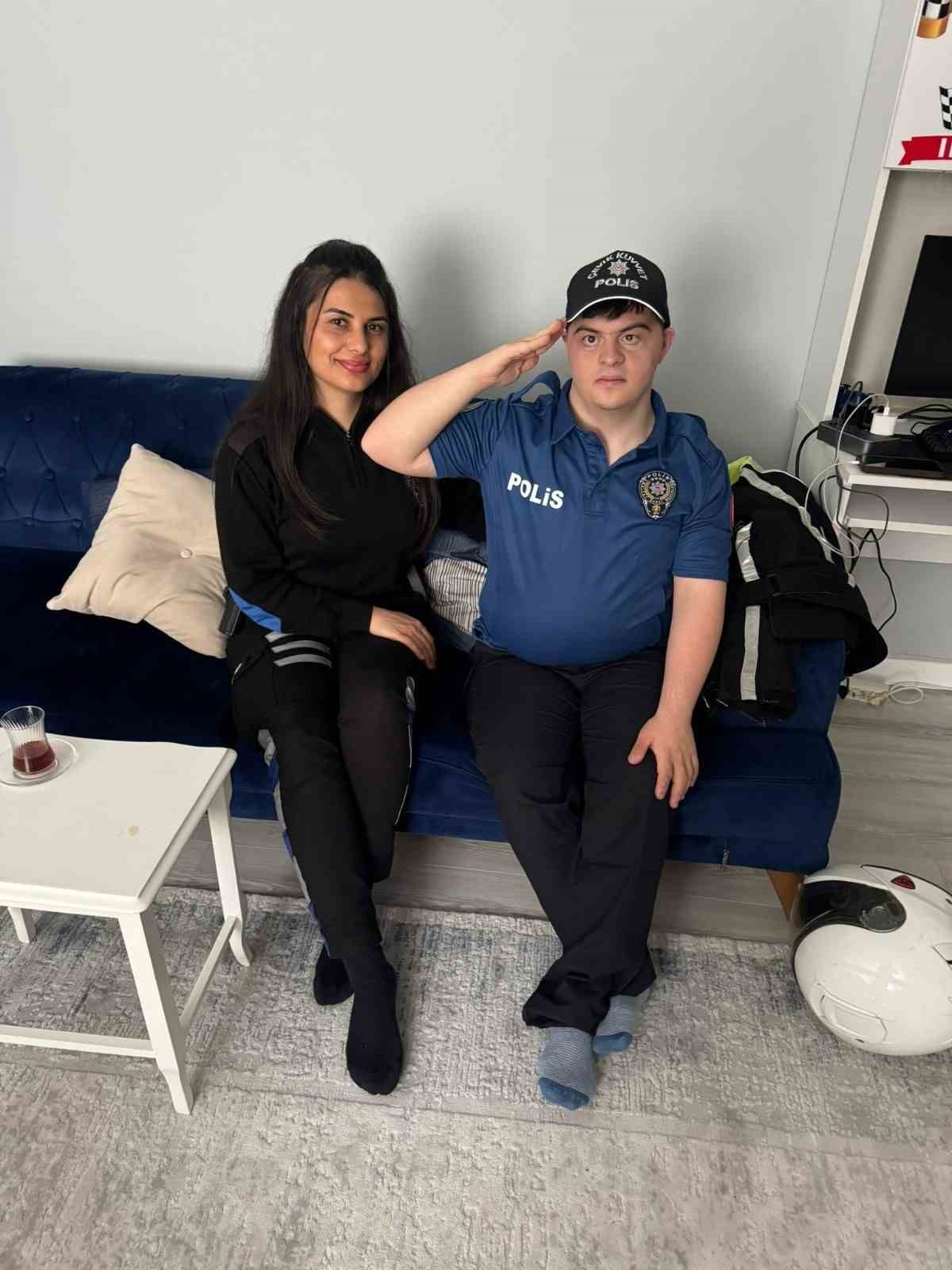 Down sendromlu Melik’e polis ekiplerinden doğum günü sürprizi
