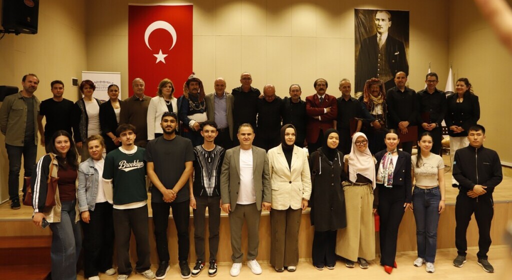 DPÜ’de Kütahya türküleri ve halk oyunları rüzgârı
