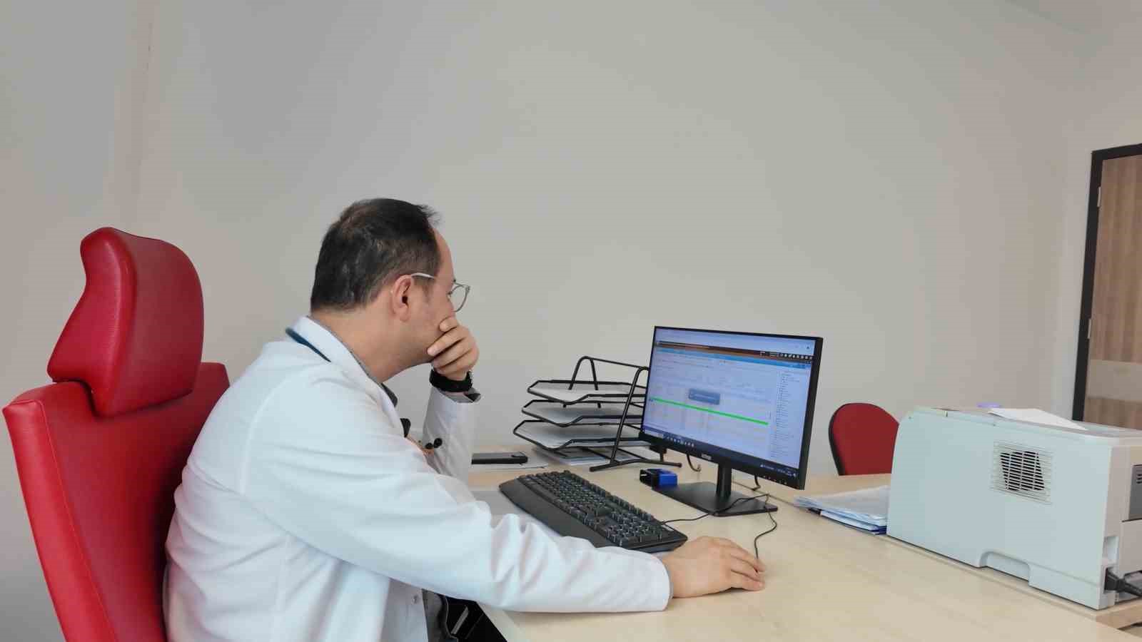 Dr. Deniz Yılmaz: "Çocuk alerji hastalıklarında doğru tanı ve etkin tedavi önemli"
Dr. Deniz Yılmaz: "Çocuk alerji hastalıklarında doğru tanı ve etkin tedavi önemli"