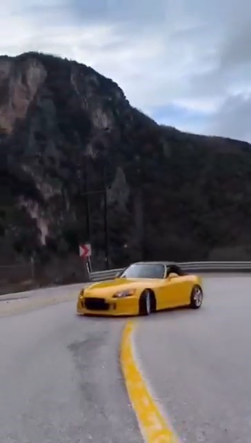 Drift atan otomobil, sosyal medya devriyesine takıldı
