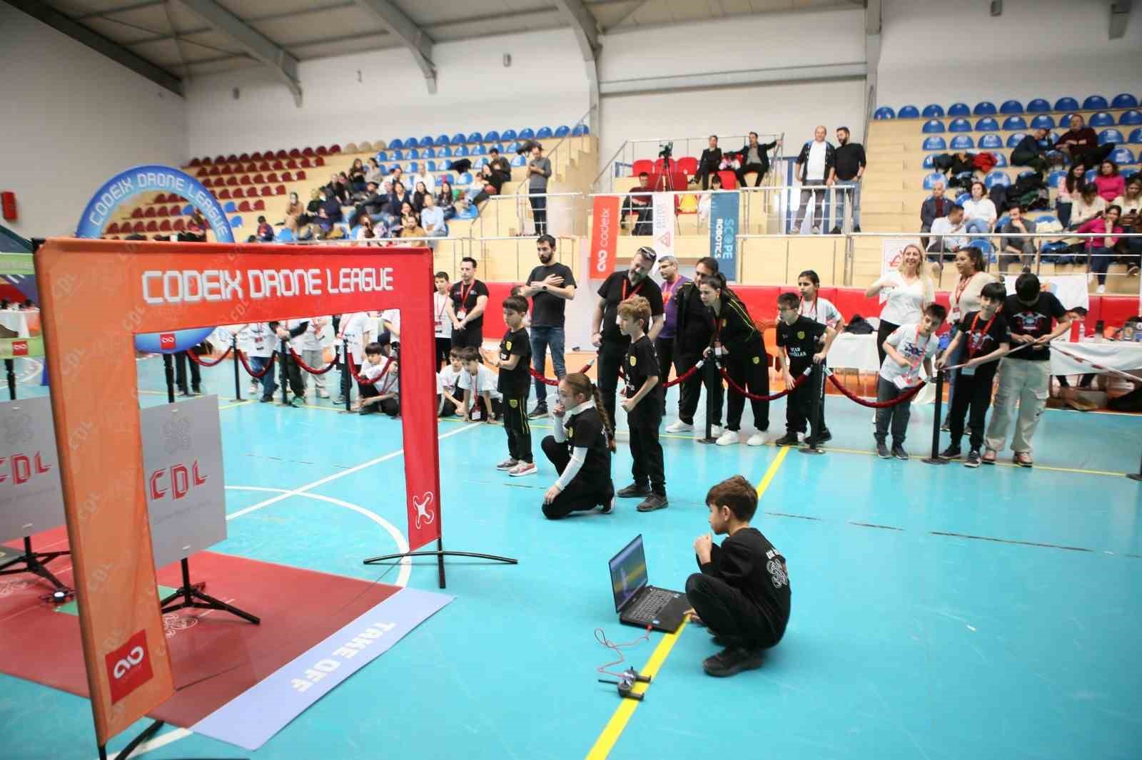 Drone yarışmasında strateji ve kodlama birinciliği MTK’nın
