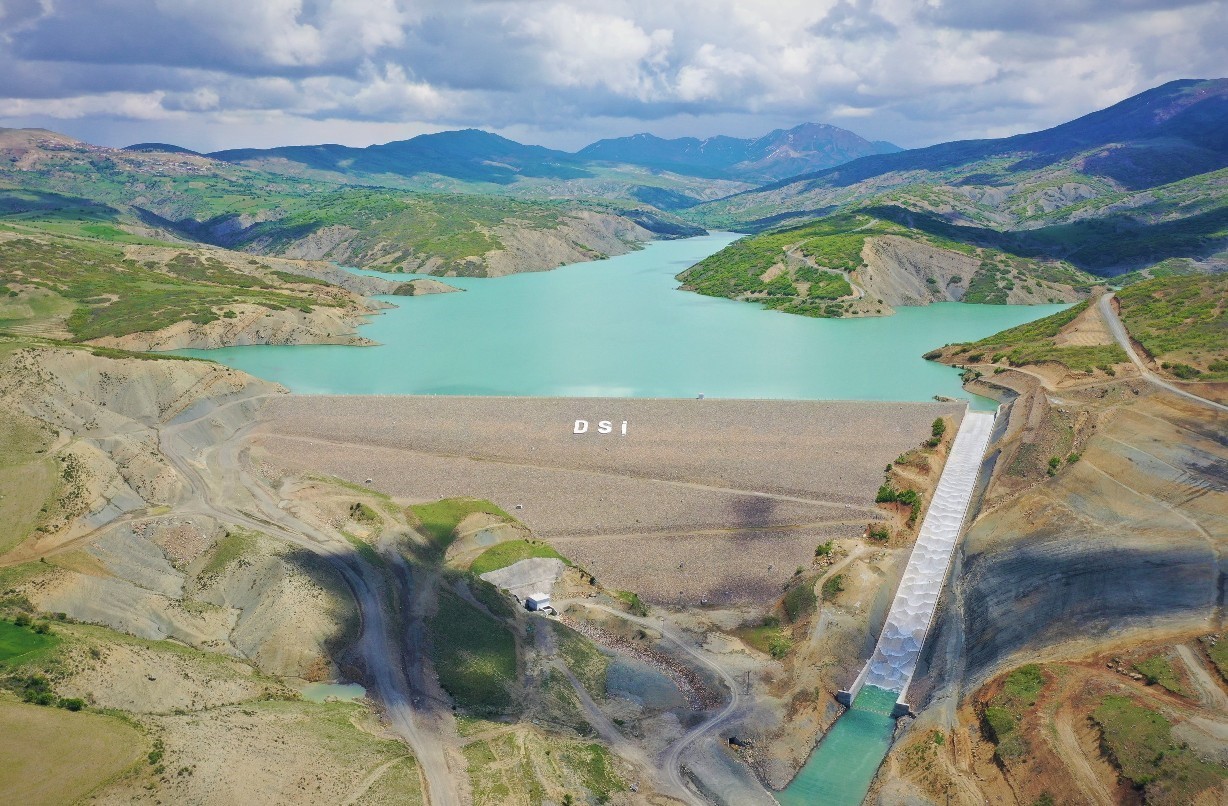 DSİ’den 23 yılda Elazığ’a 105 milyar liralık yatırım
DSİ’den 23 yılda Elazığ’a 105 milyar liralık yatırım