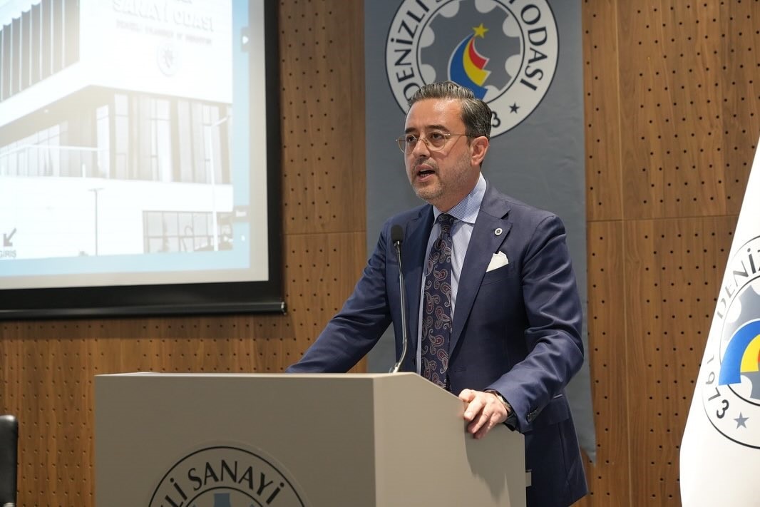 DSO Başkanı Kasapoğlu sanayisizleşme tehlikesine karşı uyardı
DSO Başkanı Kasapoğlu sanayisizleşme tehlikesine karşı uyardı