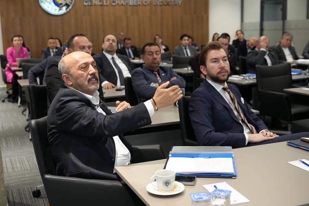 DSO Başkanı Kasapoğlu sanayisizleşme tehlikesine karşı uyardı
DSO Başkanı Kasapoğlu sanayisizleşme tehlikesine karşı uyardı