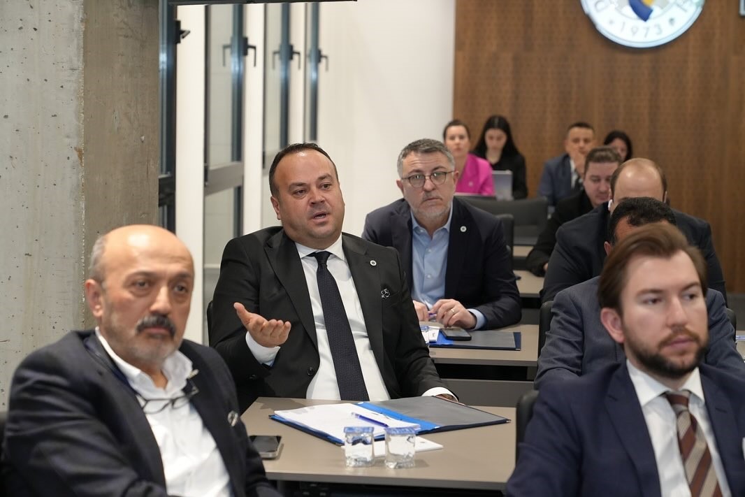 DSO Başkanı Kasapoğlu sanayisizleşme tehlikesine karşı uyardı
DSO Başkanı Kasapoğlu sanayisizleşme tehlikesine karşı uyardı