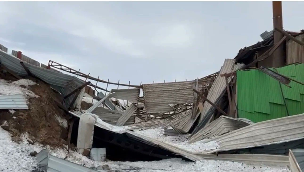 DTSO Başkan Vekili Erdal Avşar, fabrikaları zarar gören üreticilerle bir araya geldi
DTSO Başkan Vekili Erdal Avşar, fabrikaları zarar gören üreticilerle bir araya geldi