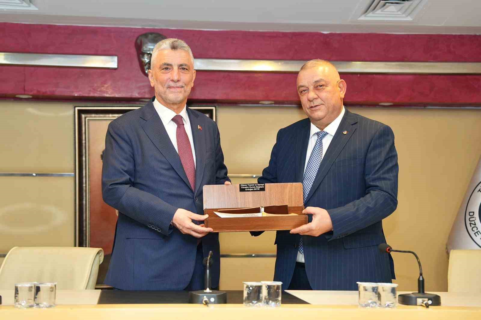 DTSO Başkanı Bıyık’ın ihracat akademisine bakandan destek
