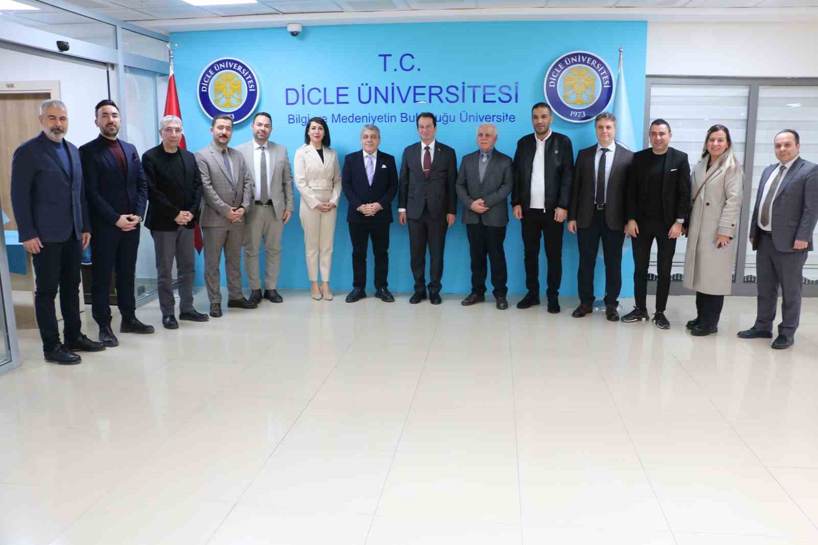 DÜ ile DİSİDER arasında üniversite-sanayi iş birliği imzaları atıldı
DÜ ile DİSİDER arasında üniversite-sanayi iş birliği imzaları atıldı