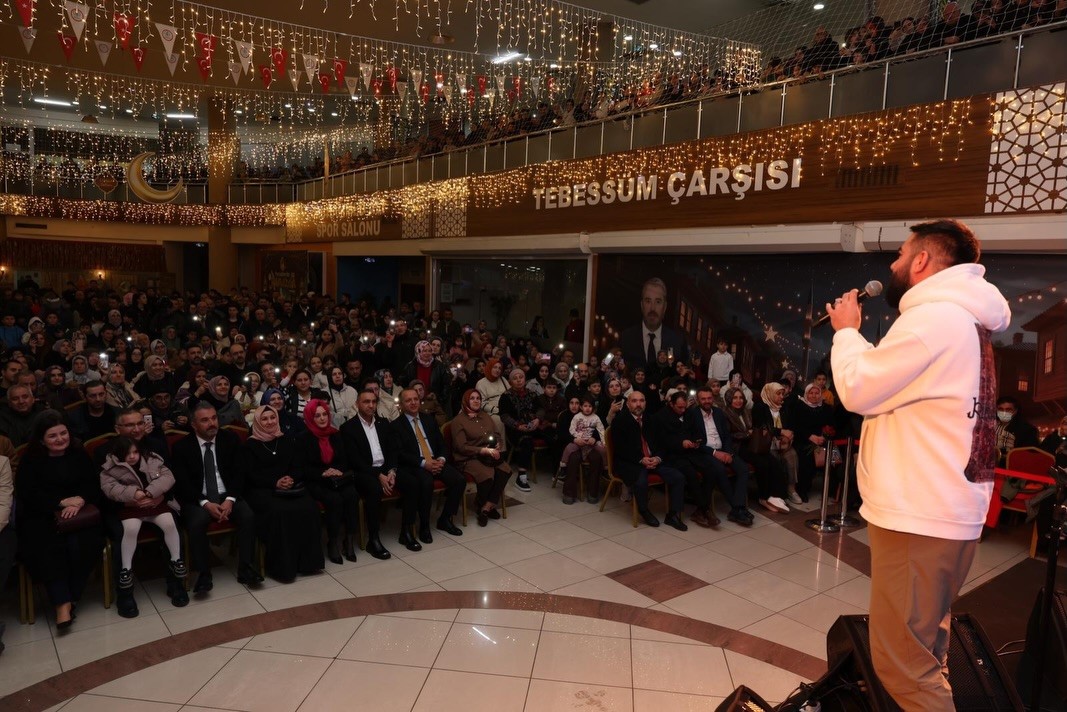 Dualar, ilahiler ve ezgilerle Pursaklar’da Ramazan başladı
Dualar, ilahiler ve ezgilerle Pursaklar’da Ramazan başladı