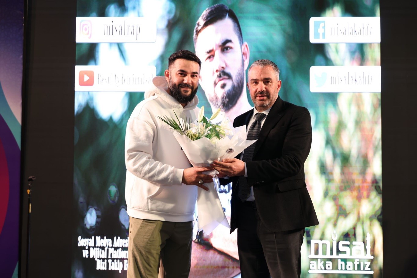 Dualar, ilahiler ve ezgilerle Pursaklar’da Ramazan başladı
Dualar, ilahiler ve ezgilerle Pursaklar’da Ramazan başladı