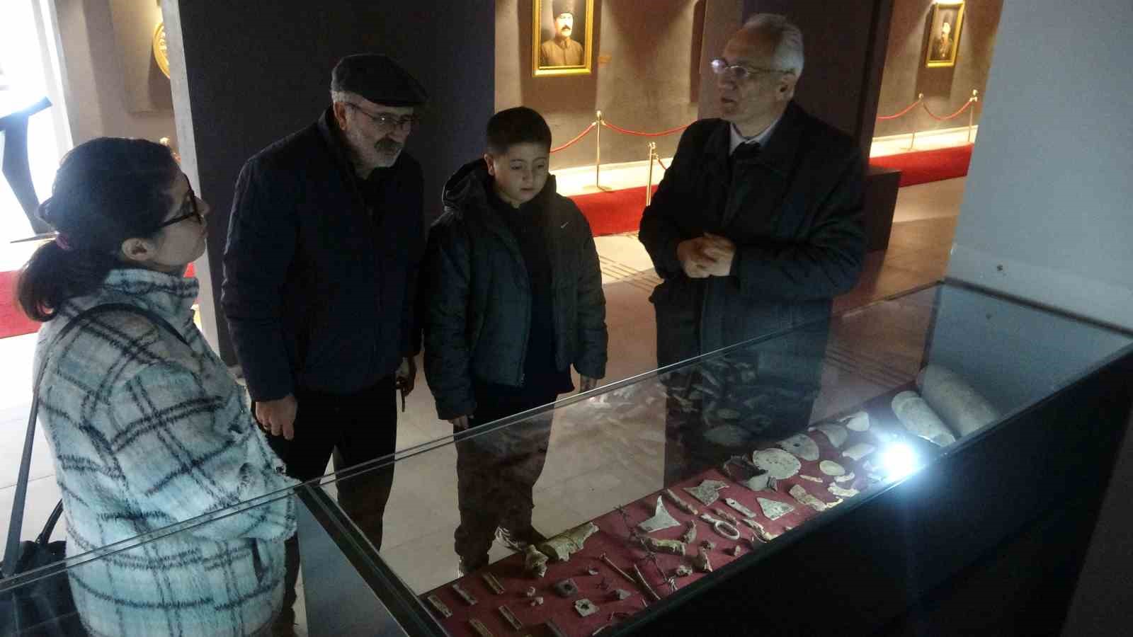 Dumlupınar Diorama Müzesi yoğun ilgi görüyor
