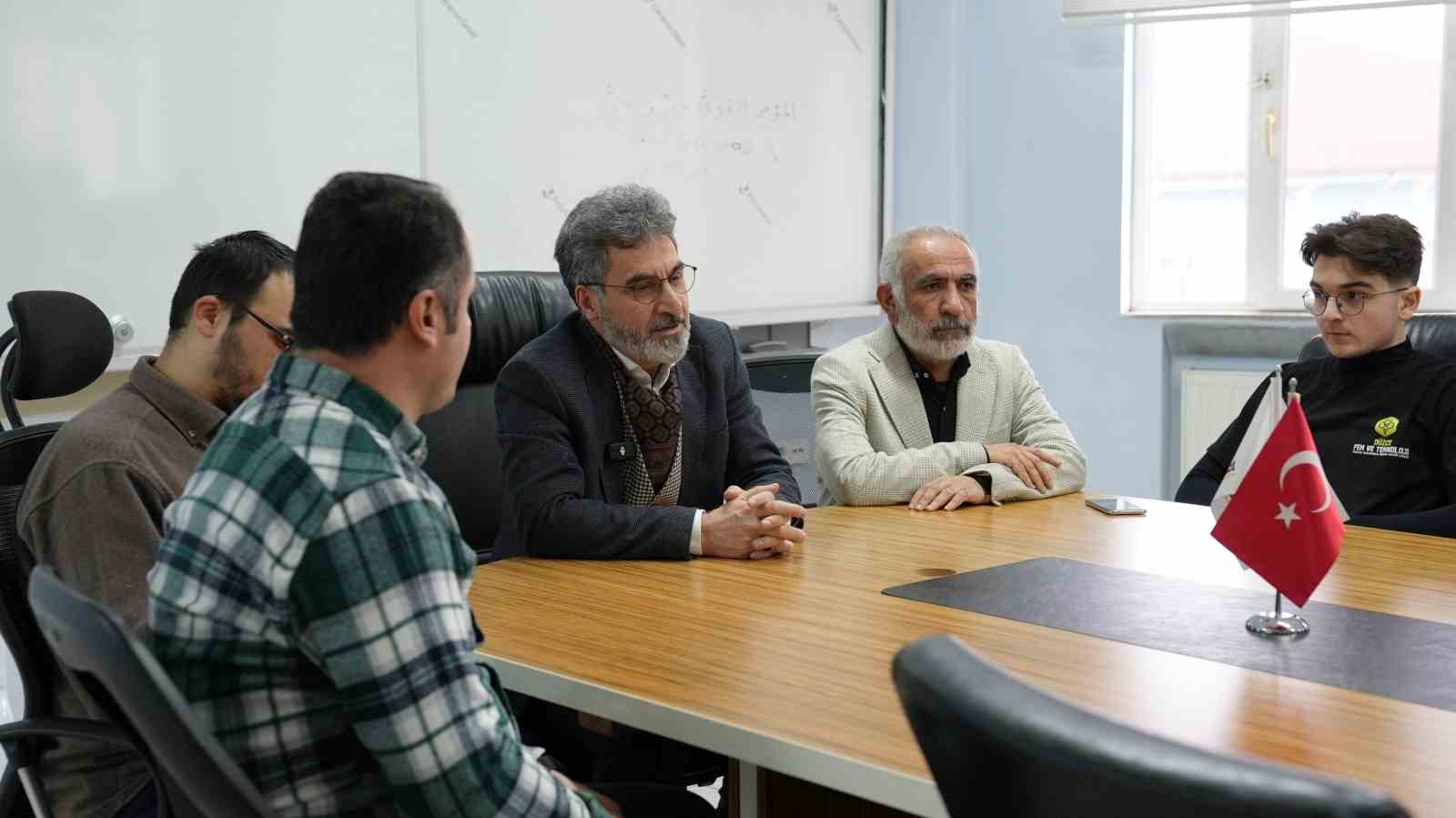 "Dünü Oku, Yarını Yaz" konferansı Düzce’de gerçekleştirildi
