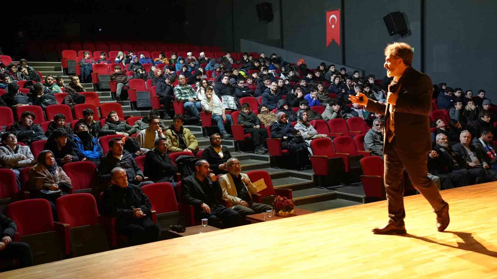 "Dünü Oku, Yarını Yaz" konferansı Düzce’de gerçekleştirildi
