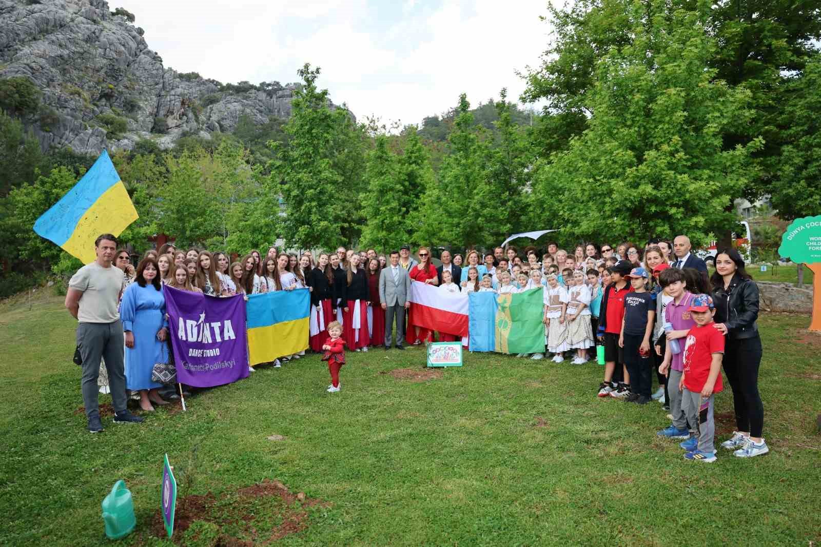 Dünya çocukları Marmaris’te barış için buluştu
