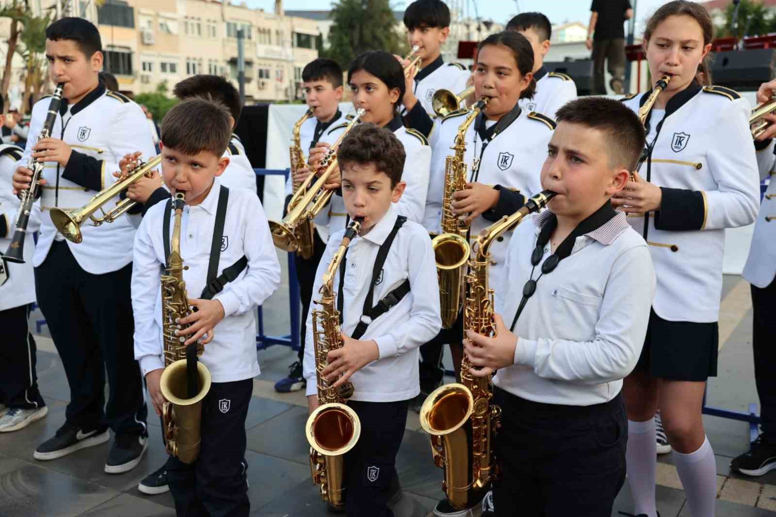 Dünya çocukları Marmaris’te barış için buluştu
