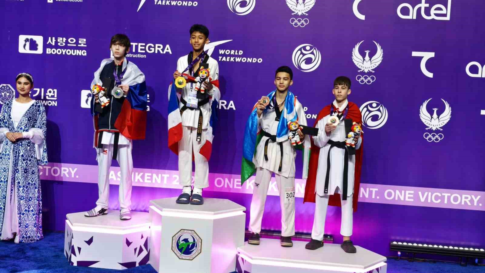 Dünya Gençler Taekwondo Şampiyonası’nda çifte bronz
