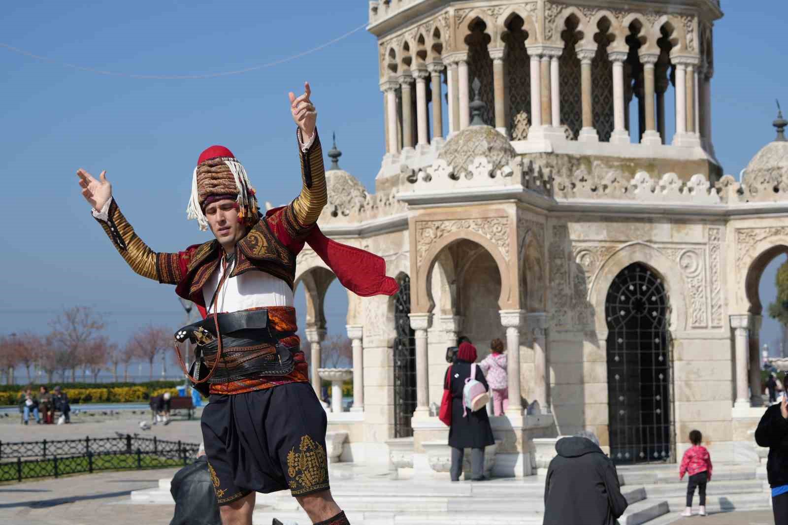 Dünya meydanlarında bir ’Efe’: Ege’nin zeybeğini Avrupa’ya taşıdı
Dünya meydanlarında bir ’Efe’: Ege’nin zeybeğini Avrupa’ya taşıdı