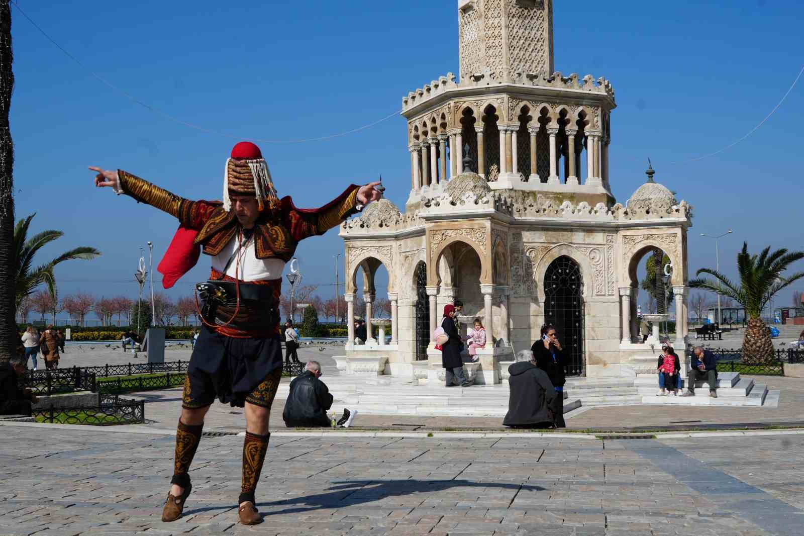 Dünya meydanlarında bir ’Efe’: Ege’nin zeybeğini Avrupa’ya taşıdı
Dünya meydanlarında bir ’Efe’: Ege’nin zeybeğini Avrupa’ya taşıdı