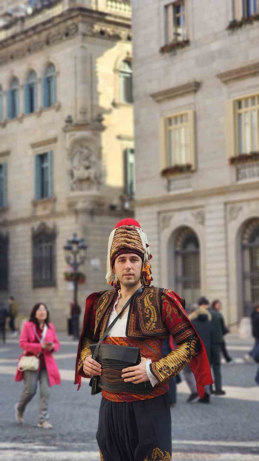 Dünya meydanlarında bir ’Efe’: Ege’nin zeybeğini Avrupa’ya taşıdı
Dünya meydanlarında bir ’Efe’: Ege’nin zeybeğini Avrupa’ya taşıdı