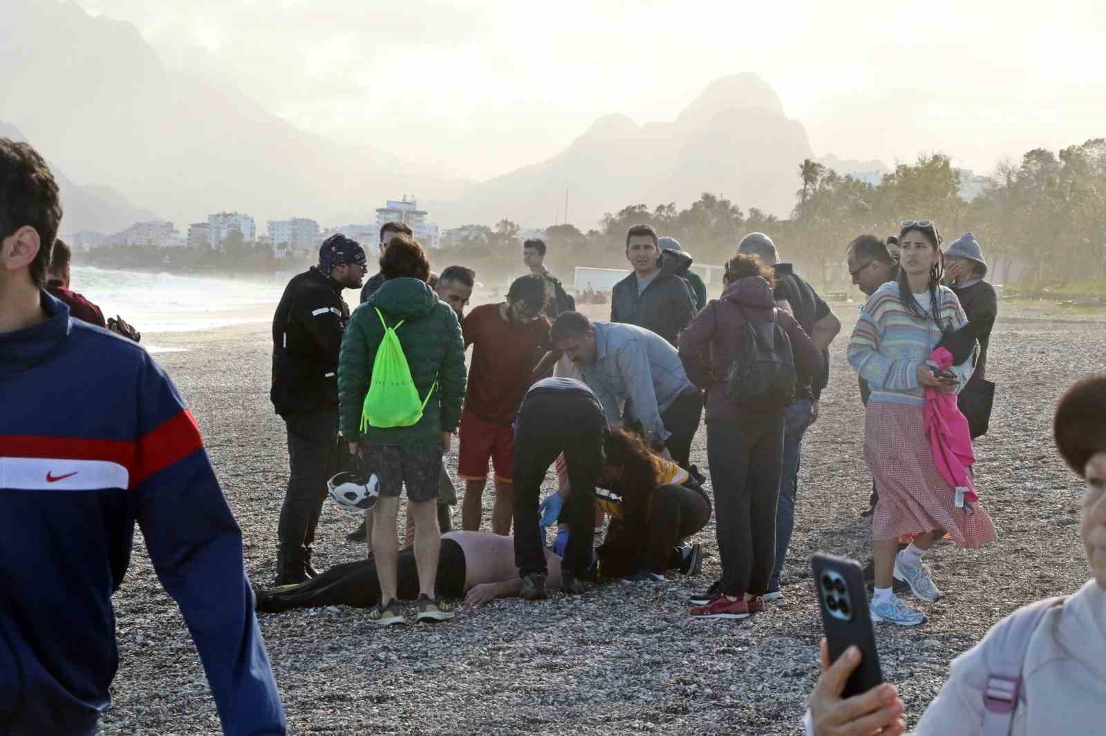 Dünyaca ünlü sahilde can pazarı: 2 kardeş kurtuldu, kuzen hayatını kaybetti
