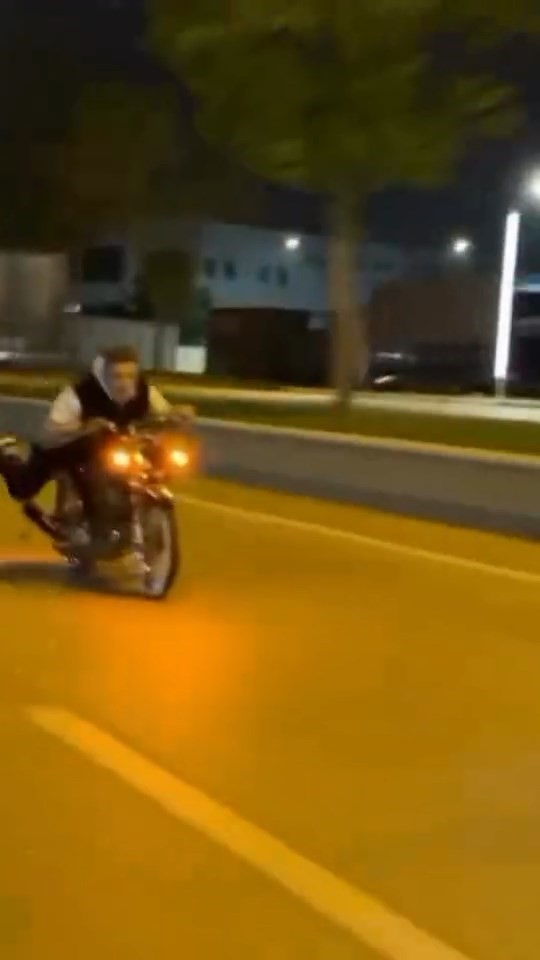 Dünyanın en pahalı uzanması... 200 bin TL ceza yedi, motosikleti bağlandı
