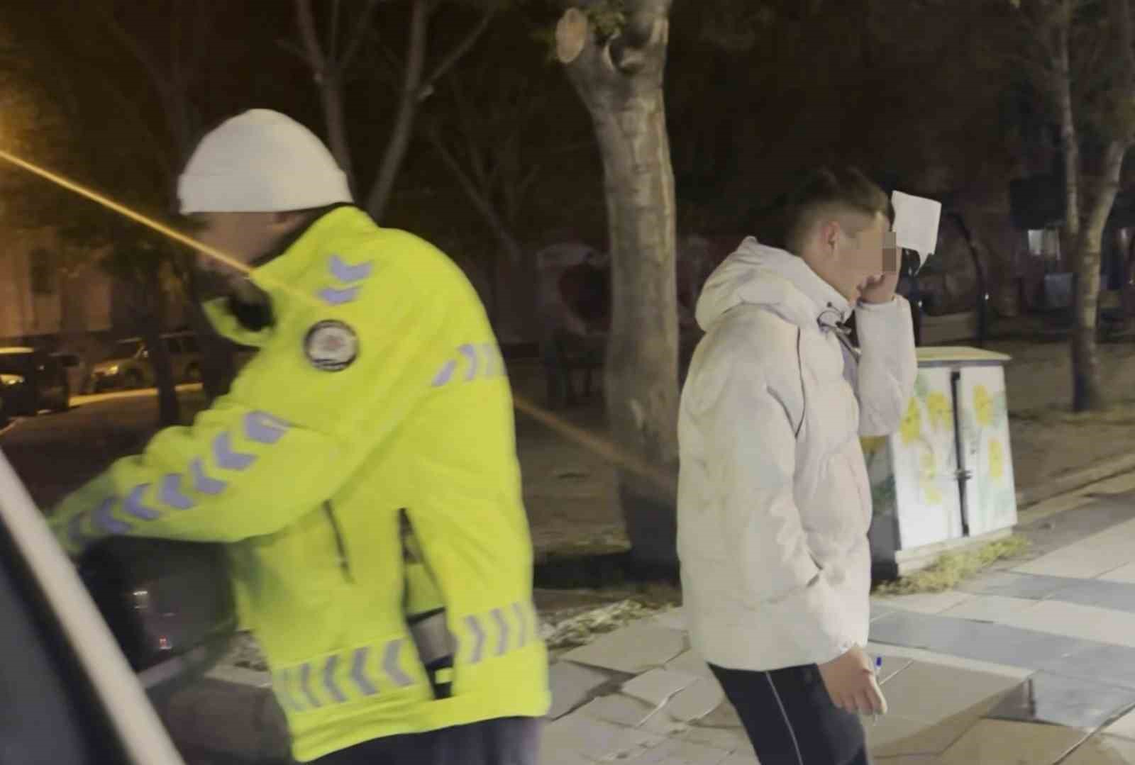 ‘Dur’ ihtarına uymayıp polisten kaçtı, yakalanınca "Hiç mi insafınız yok" deyip ağladı
