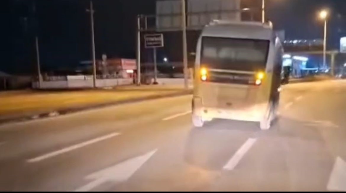 Dur ikazı fayda etmedi, lastik pes etti...Alkollü şoför Bursa’yı birbirine kattı
