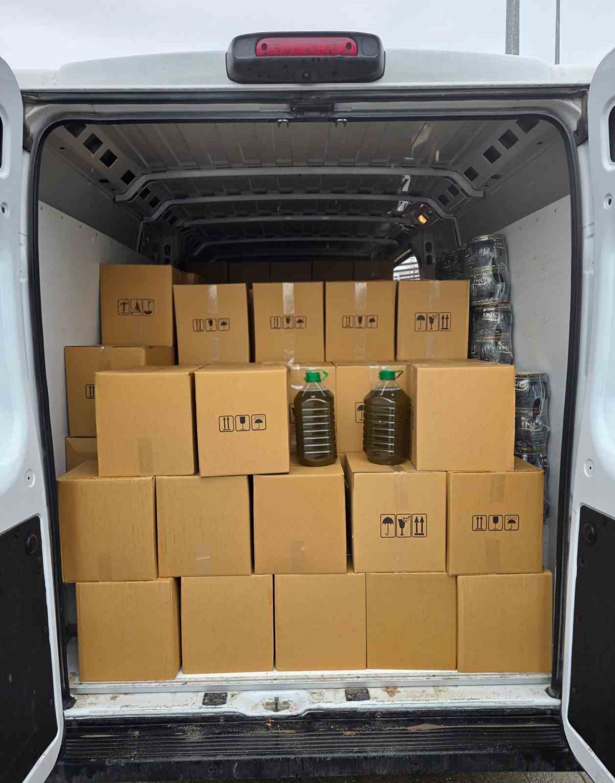 Durdurulan araçtan litrelerce tağşiş zeytinyağı çıktı

