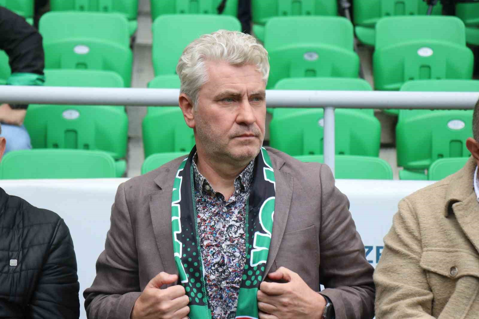 Düşme potasındaki Sakaryaspor’da teknik direktör istikrarsızlığı
