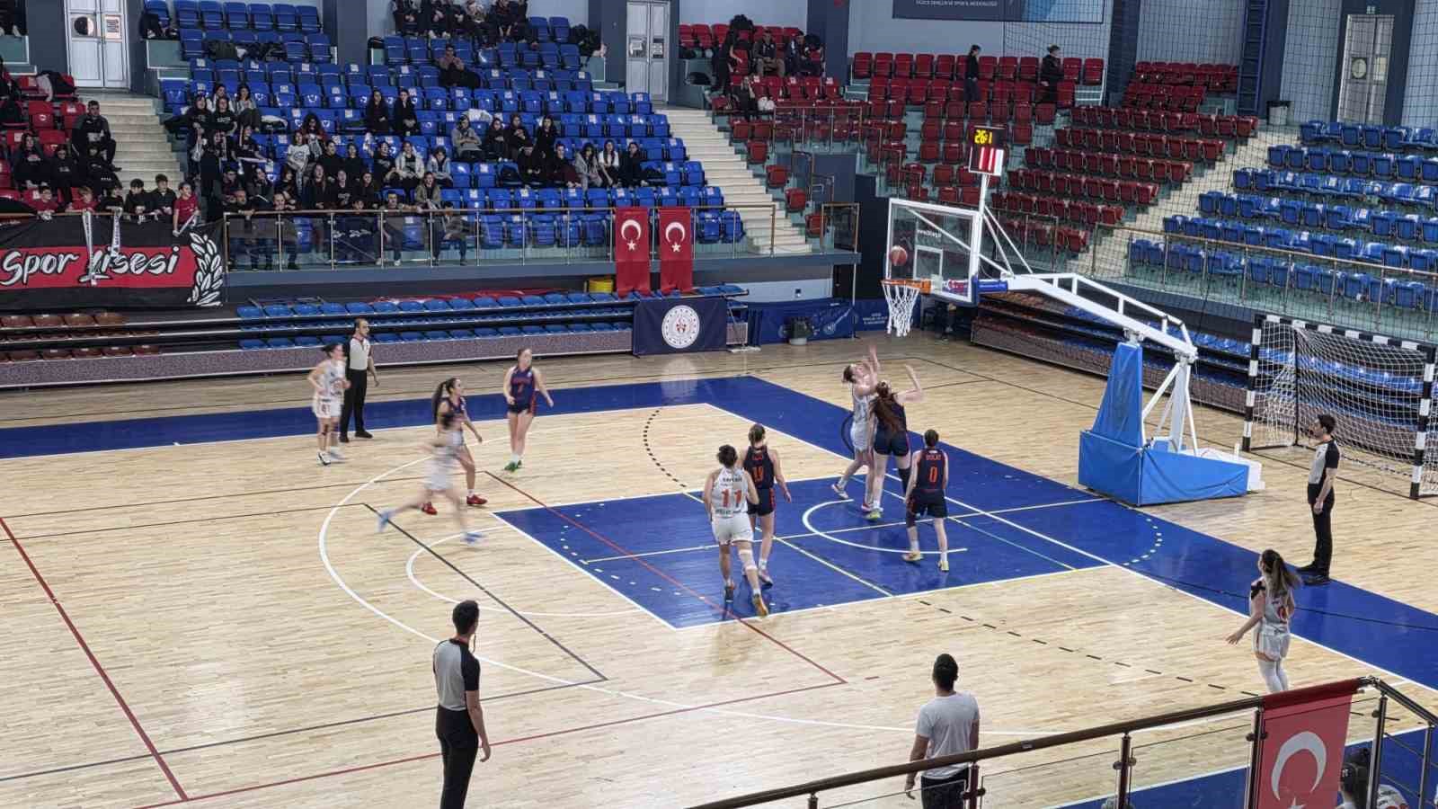 Düzce atletik bölgesel basketbolda çeyrek finale yükseldi

