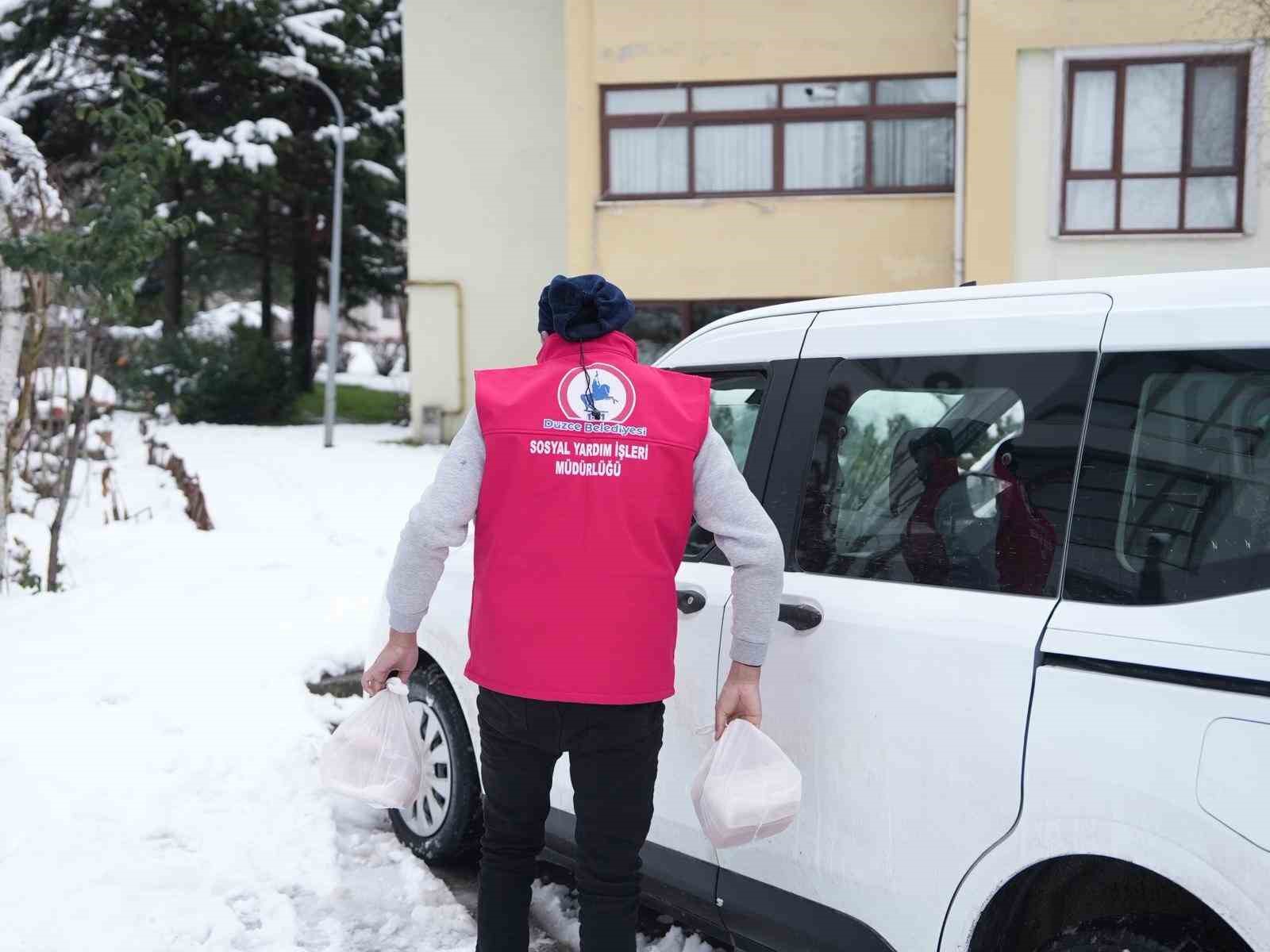 Düzce belediyesi 365 gün ihtiyaç sahiplerinin yanında
