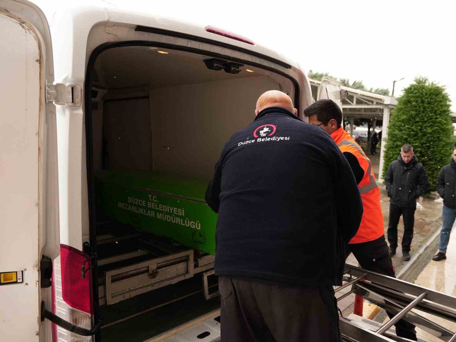 Düzce Belediyesi cenaze nakillerini uçakla ücretsiz yapacak
