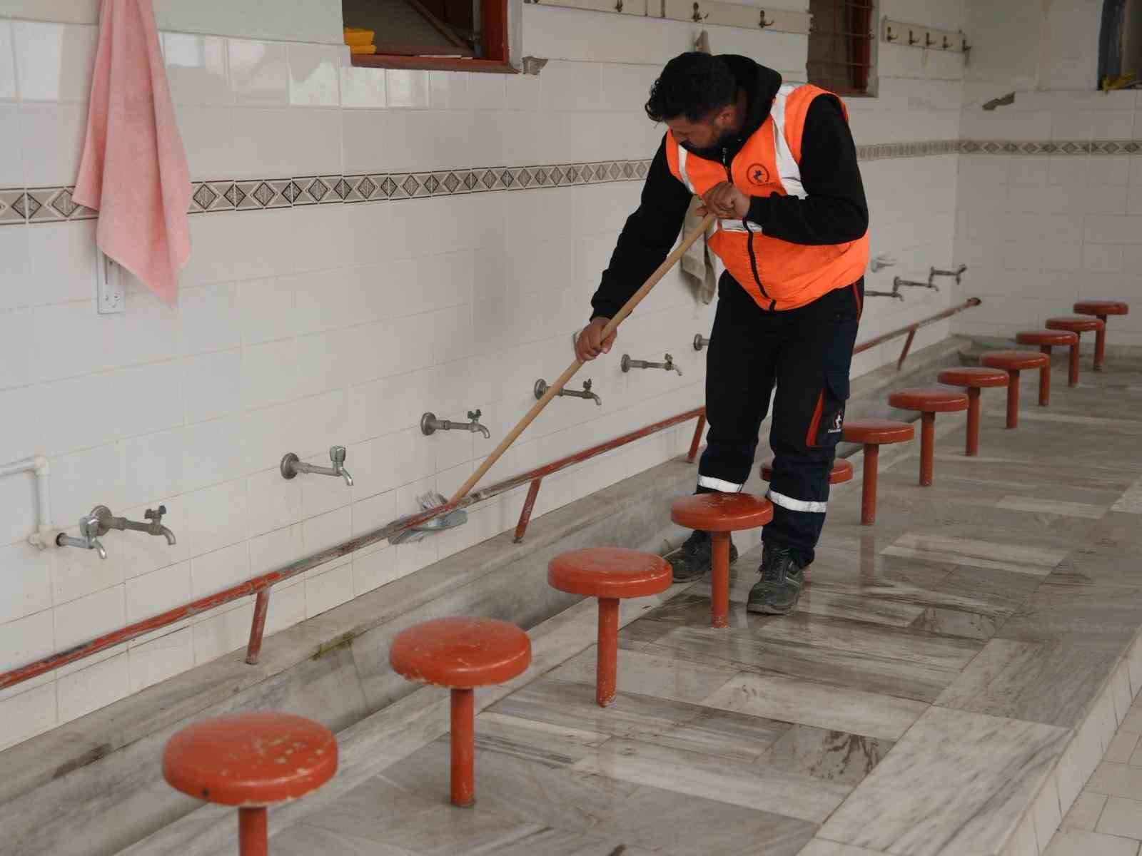 Düzce Belediyesi’nden bayram mesaisi
