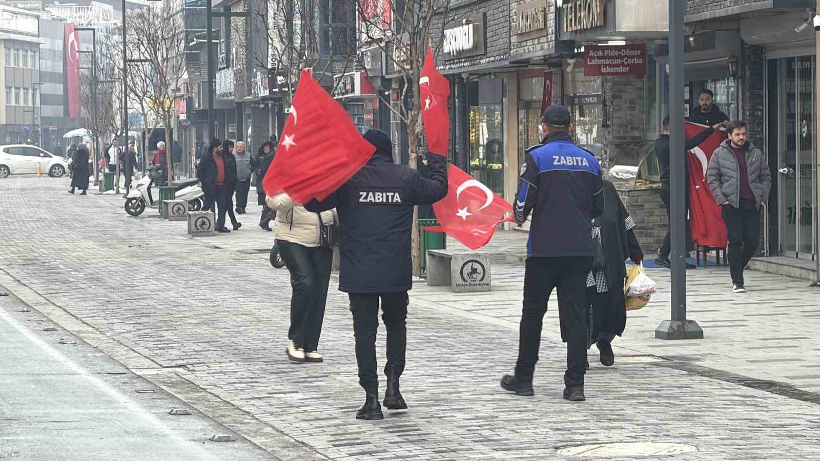 Düzce birlik oldu, sokaklar Türk bayrakları ile donatıldı
