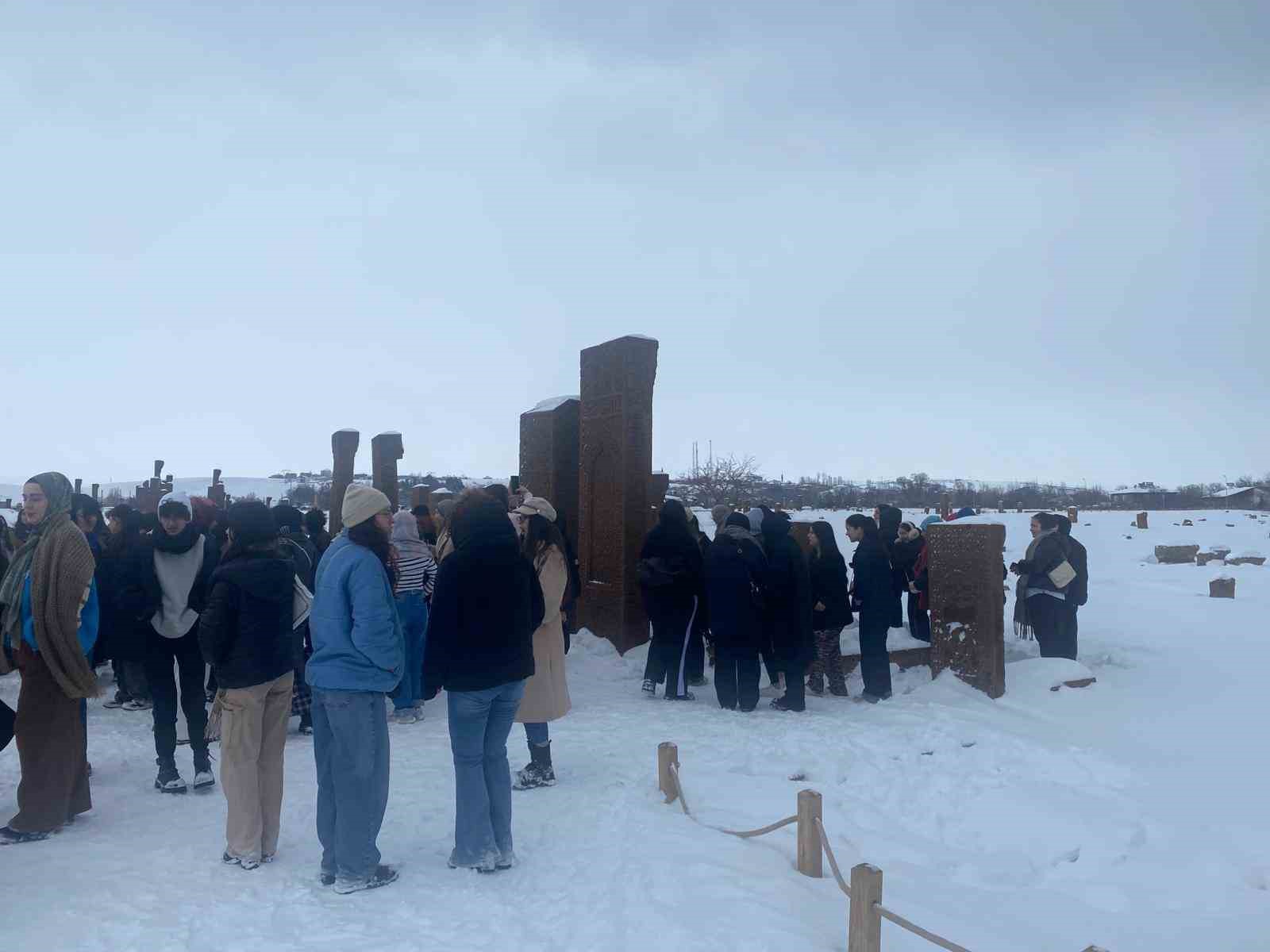 Düzce gençler medeniyet kampında
Düzce gençler medeniyet kampında