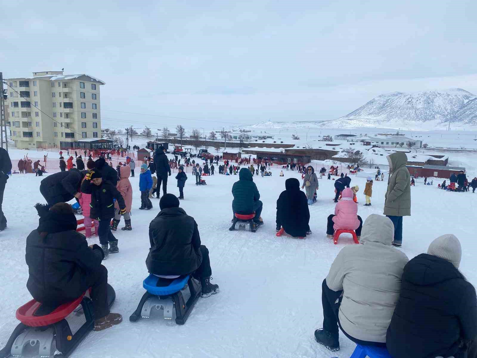 Düzce gençler medeniyet kampında
Düzce gençler medeniyet kampında