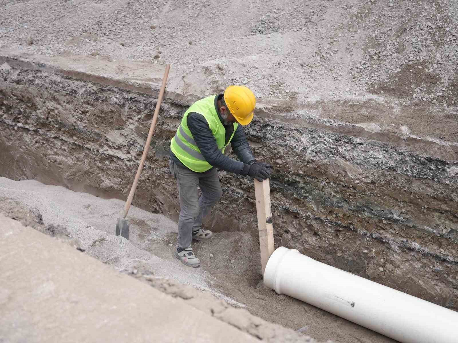 Düzce tarihinin en büyük yatırımı başladı
Düzce tarihinin en büyük yatırımı başladı