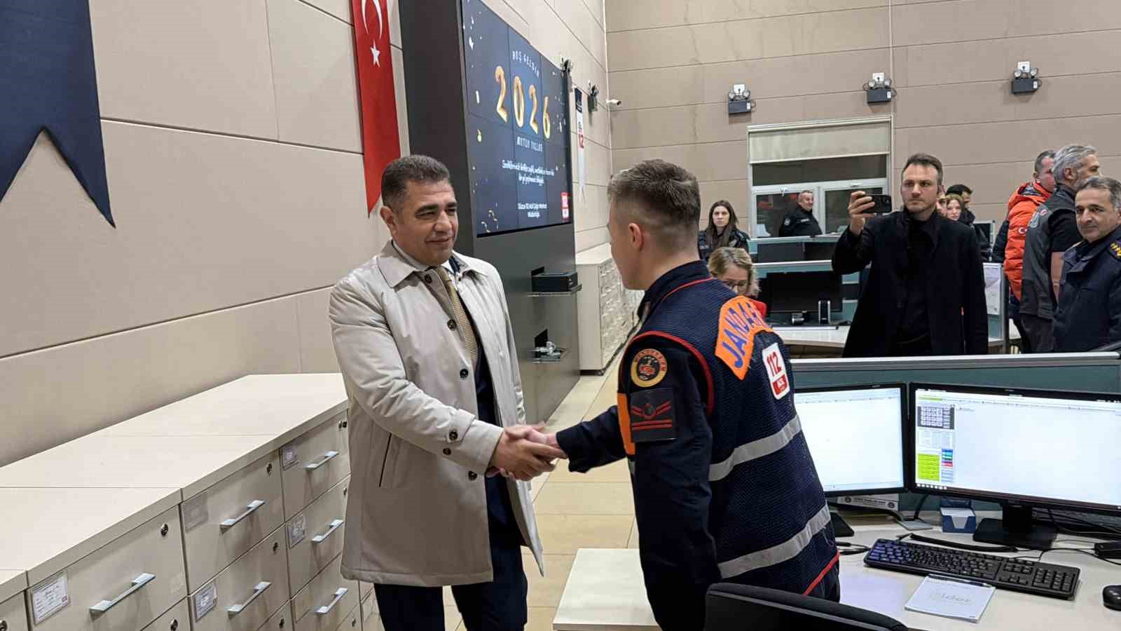 Düzce Valisi Aslan: "Tüm ekiplerimiz ile sahadayız"
